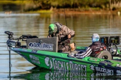 Abu Garcia Adrian Avenas Fantasista Premier / REVO4 Rocket RH Buzzbait Combo -Fishing Equipment Store adrian avenas abu garcia fnpc73 6 revo4 rocket buzzbait casting combo 51897.1651242876